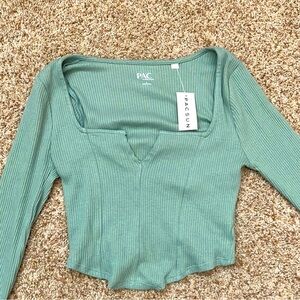 Never worn long sleeve PACSUN size small fitted crop top NWT